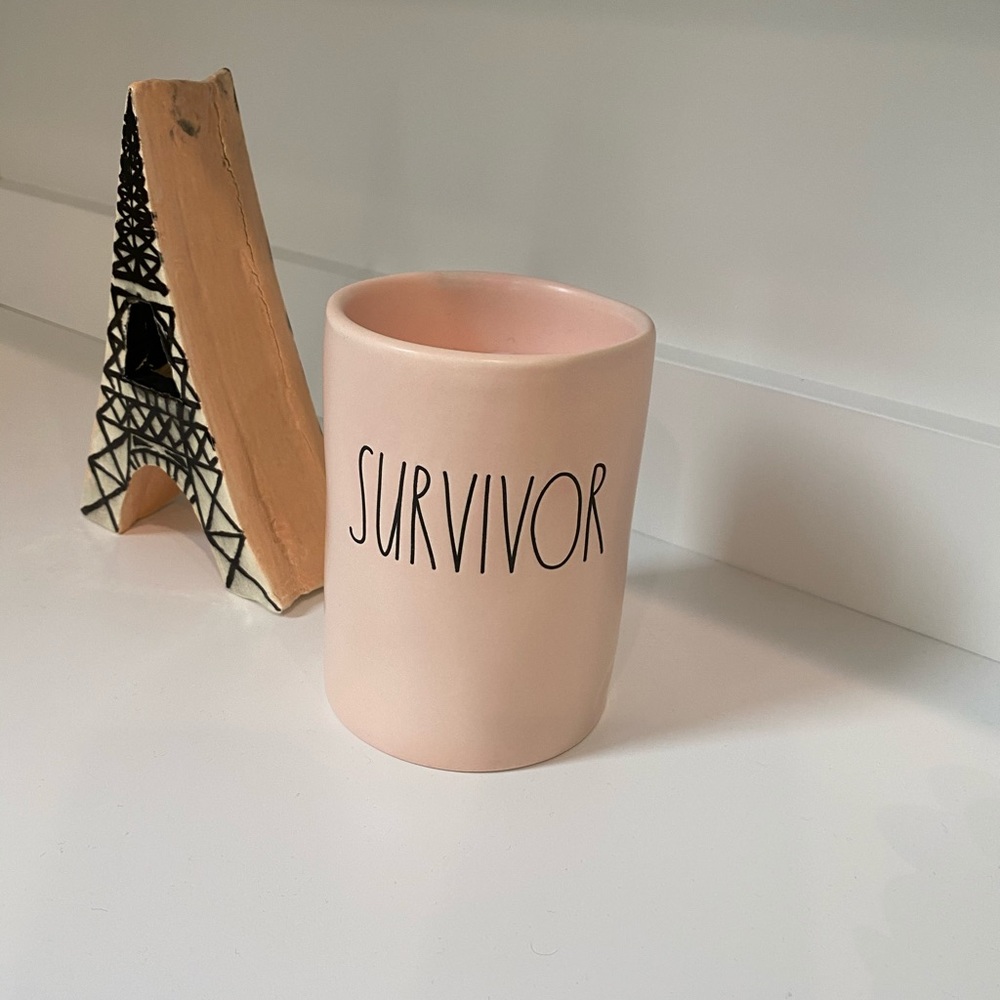 🤍💗Rae Dunn SURVIVOR scented candle. NWT💗🤍